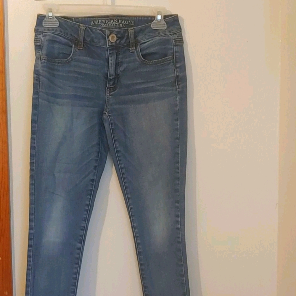 Womens American Eagle Jeans really good condition!
